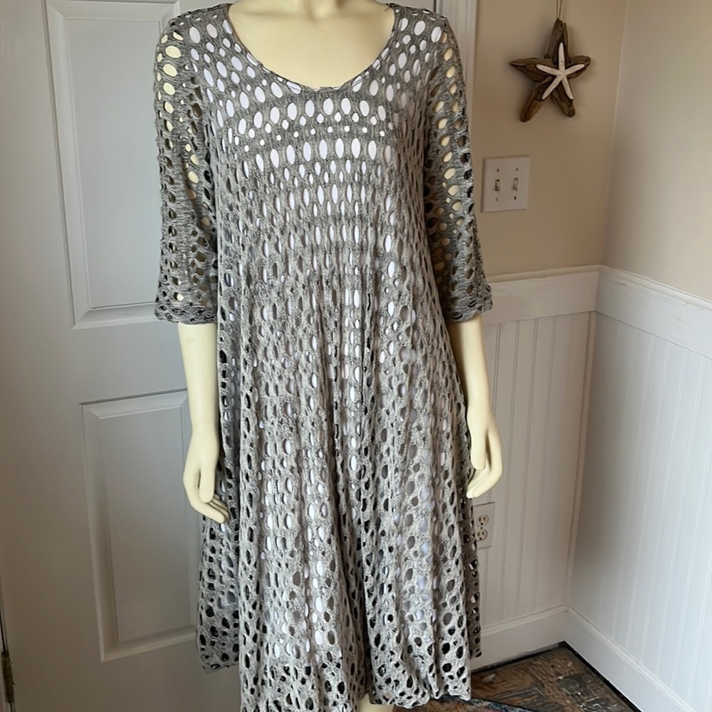 NWT Design Today's Net Bubble 3/4 Sleeve Dress Mesh Gray & White L